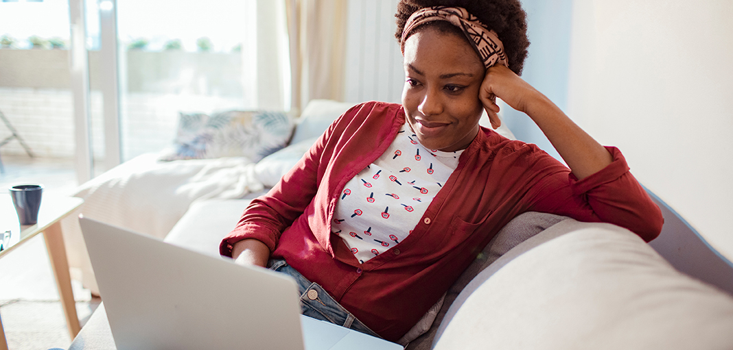 Woman shopping for fertility products on her computer